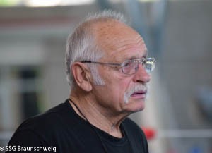 Helmut_300x217w